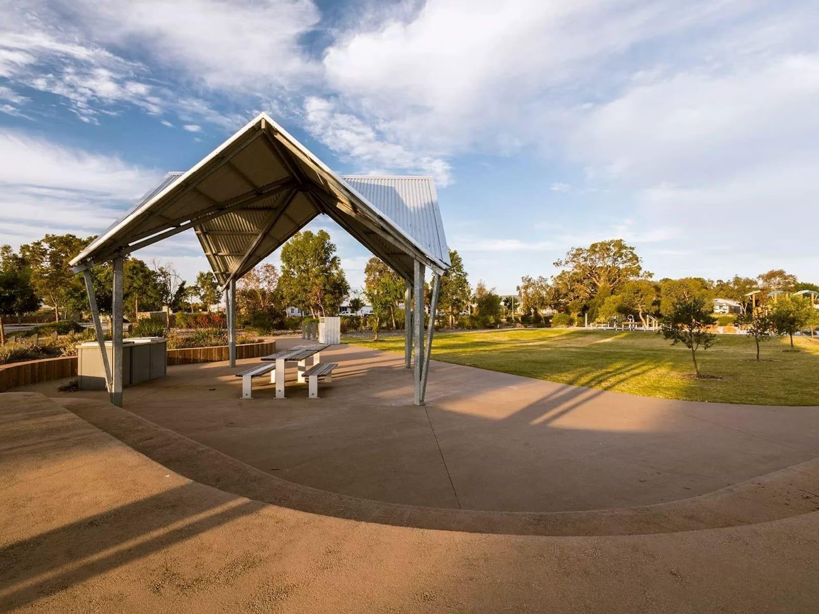 Dual Key 3-Bedroom, 2-Bathroom Home in The Glades Byford – Full Turnkey Investment Opportunity