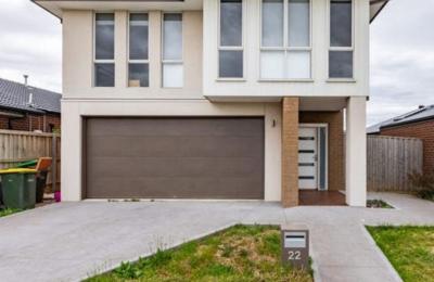 5-Bedroom, 5-Bathroom House in Wyndham Vale, Wyndham Vale, VIC