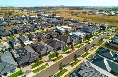 3-Bedroom, 2-Bathroom House in Botania, Fraser Rise, VIC