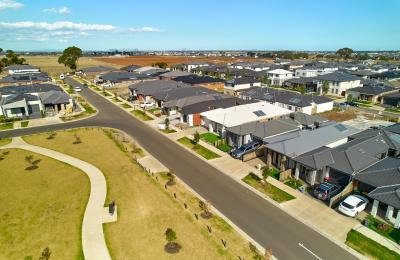 3-Bedroom, 2-Bathroom House in Botania, Fraser Rise, VIC