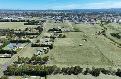 6-Bedroom, 3-Bathroom Multiple Occupancy in Florian, Bonshaw, VIC