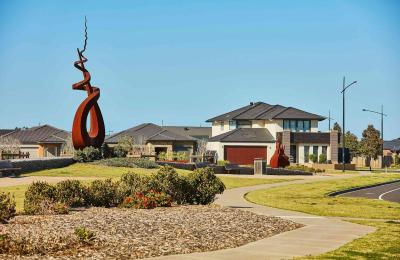 4-Bedroom, 2-Bathroom House in ASPIRE, FRASER RISE, VIC