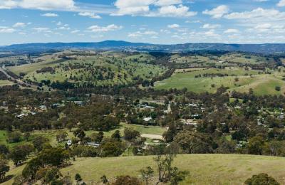 4-Bedroom, 2-Bathroom House in Kilmore Grounds, Kilmore, VIC