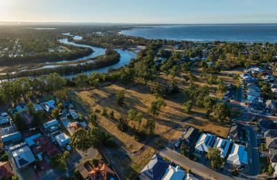 4-Bedroom, 4-Bathroom Co Living in WATERWAYS PRIVATE ESTATE, COODANUP, WA