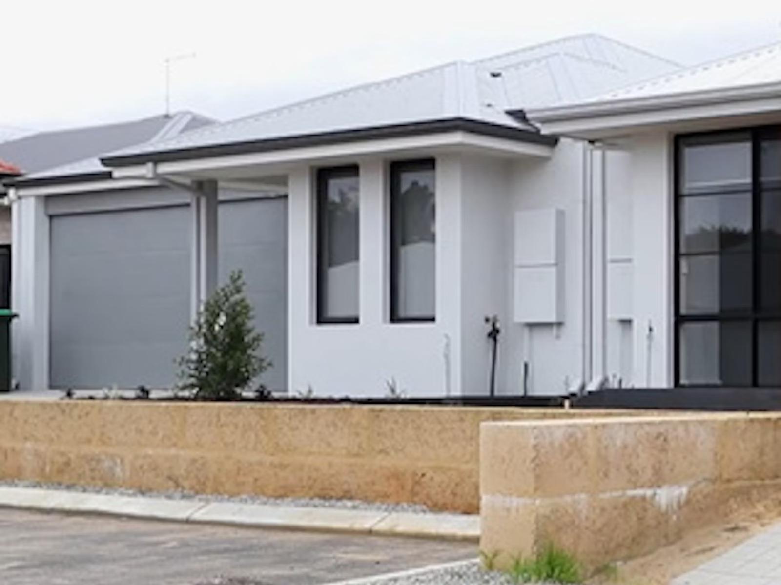 3 Bedroom 3 Bathroom Single Storey House in Bayswater