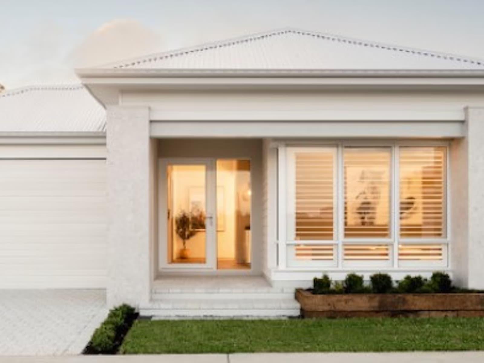 4-Bedroom, 2-Bathroom Home in The Gardens Estate Lakelands – Turnkey Living with Solar & Ducted A/C