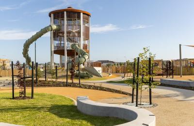 4-Bedroom, 2-Bathroom House in FIVE FARMS, CLYDE NORTH, VIC