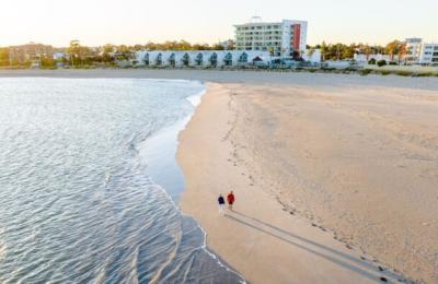 3-Bedroom, 2-Bathroom House in Echo Beach, Mandurah, WA
