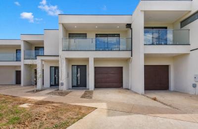 3-Bedroom, 2-Bathroom Town House in Werribee, Werribee, VIC