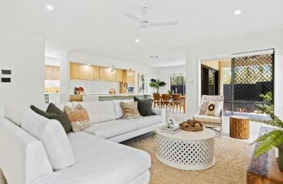4-Bedroom, 2-Bathroom House in SOUTH PLACE ESTATE, DEEBING HEIGHTS, QLD