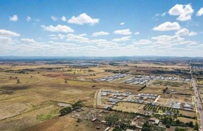 3-Bedroom, 2-Bathroom House in ROSEHILL ESTATE, ROCKBANK, VIC